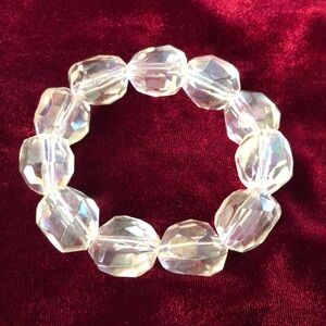 Clear large multifaceted bead bracelet